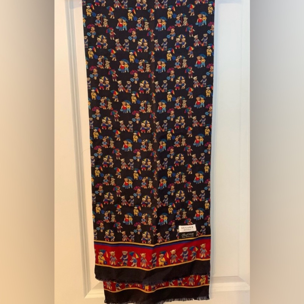 Louis Vuitton Quality Silk Scarf -Degand Brussels not Vuitton -here for exposure